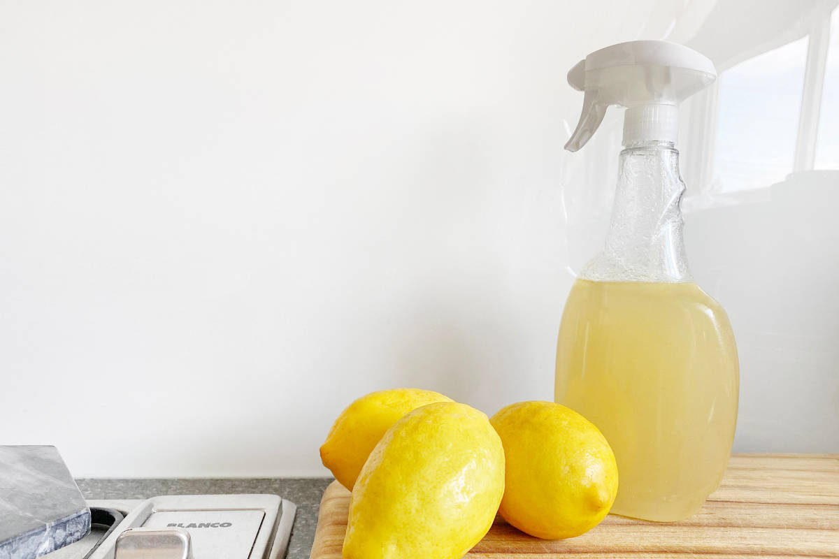 lemon juice for cleaning windows