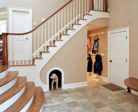 staircase kennel